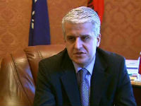 Πρώην πρωθυπουργός της Αλβανίας: «Η Χρυσή Αυγή θα  αντιμετωπιστεί ως τρομοκρατική οργάνωση»